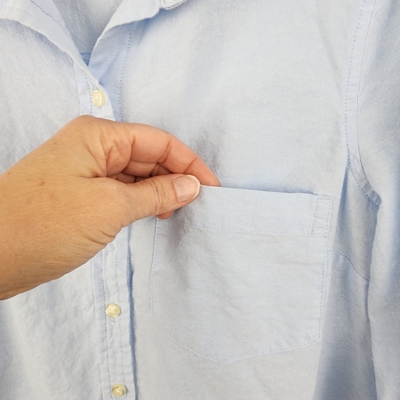 Old Navy The Classic Shirt -  Light Blue Button-Up Sz Small - Picture 6 of 9
